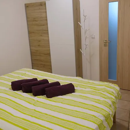 Apartman 466 *